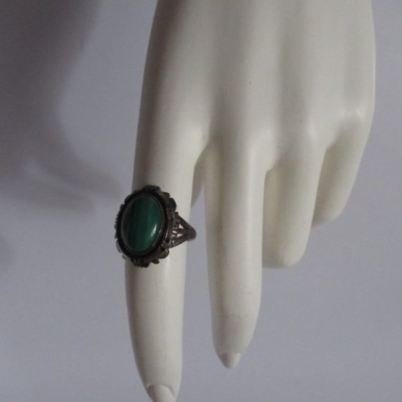 Vintage Native American Sterling Silver Green Malachite Ring 8 - Picture 9 of 12